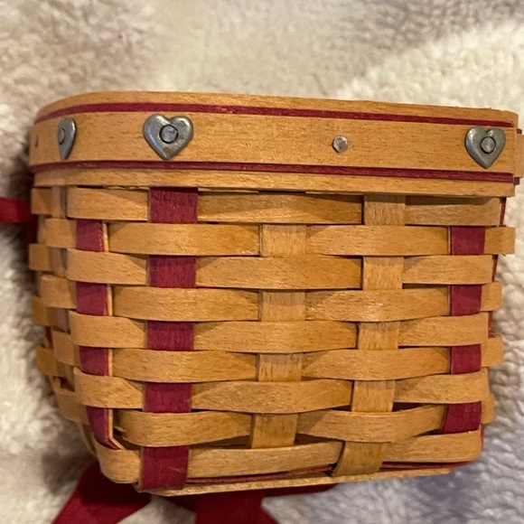 Heart Accented Woven Basket with Red Ribbon Longaberger Sweetheart - Picture 9 of 13